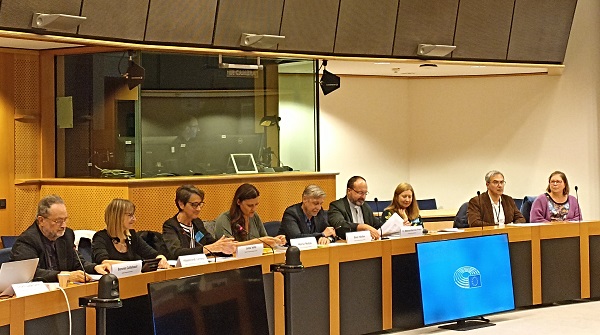 DIALOP members presenting the position paper “Seeking a common future in solidarity” in the European Parliament.