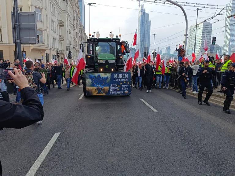 Cover photo: Farmers’ protests in Warsaw. Photo by author.